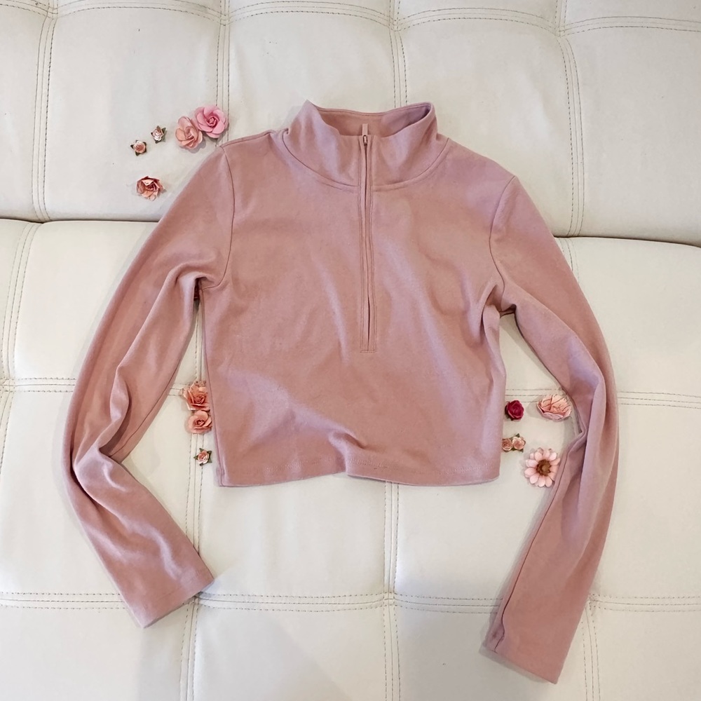 Aritzia Sunday Best Cropped Half zip